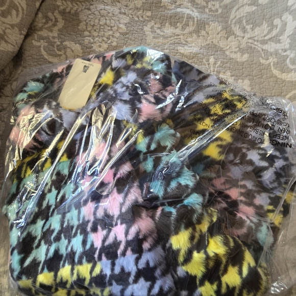 Brand new w/ tags, Teddy Fresh plush houndstooth coat, women's 2XL, satin lined - Picture 4 of 4